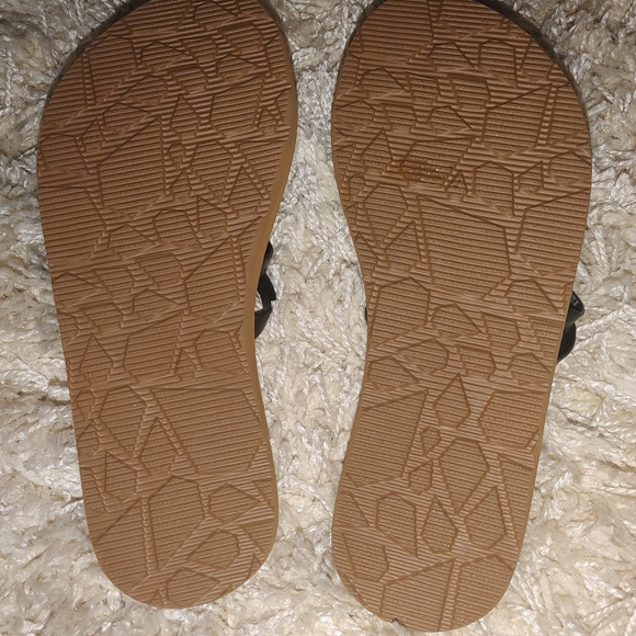 Volcom strappy sandals size 5 youth - Picture 6 of 6